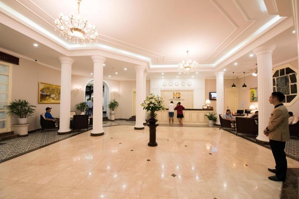 Hoa Binh Hotel Hanói Exterior foto